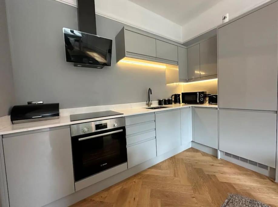 Superior Stay, Sophia Gardens, City Centre And Stadium Sleeps 4 Cardiff Ngoại thất bức ảnh